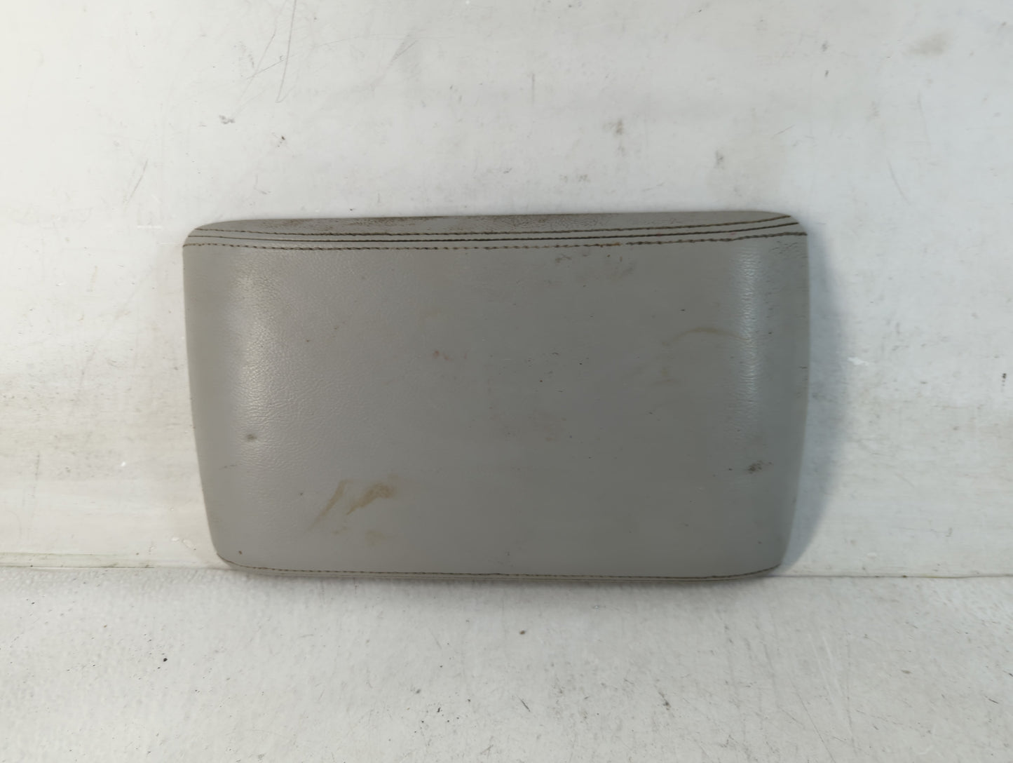 2003-2005 Lincoln Aviator Center Console Armrest Cover Lid Fits Fits 2003 2004 2005 OEM Used Auto Parts - Oemusedautoparts1.