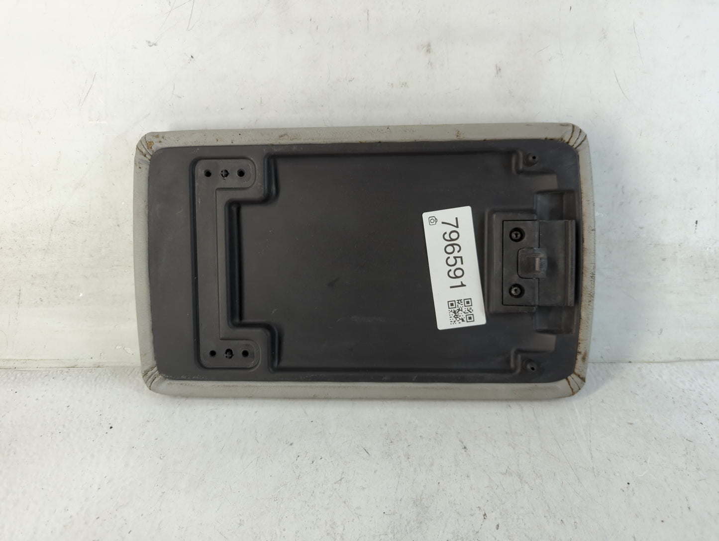 2003-2005 Lincoln Aviator Center Console Armrest Cover Lid Fits Fits 2003 2004 2005 OEM Used Auto Parts - Oemusedautoparts1.