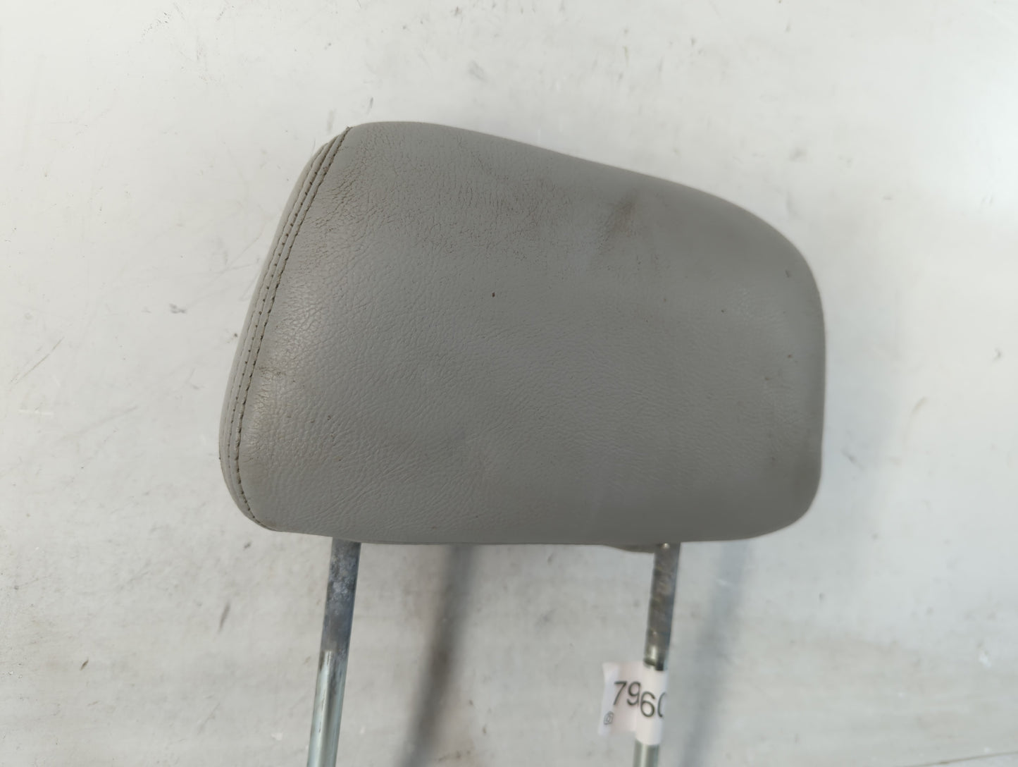 2004-2005 Lincoln Aviator Headrest Head Rest Front Driver Passenger Seat Fits Fits 2004 2005 OEM Used Auto Parts - Oemusedau