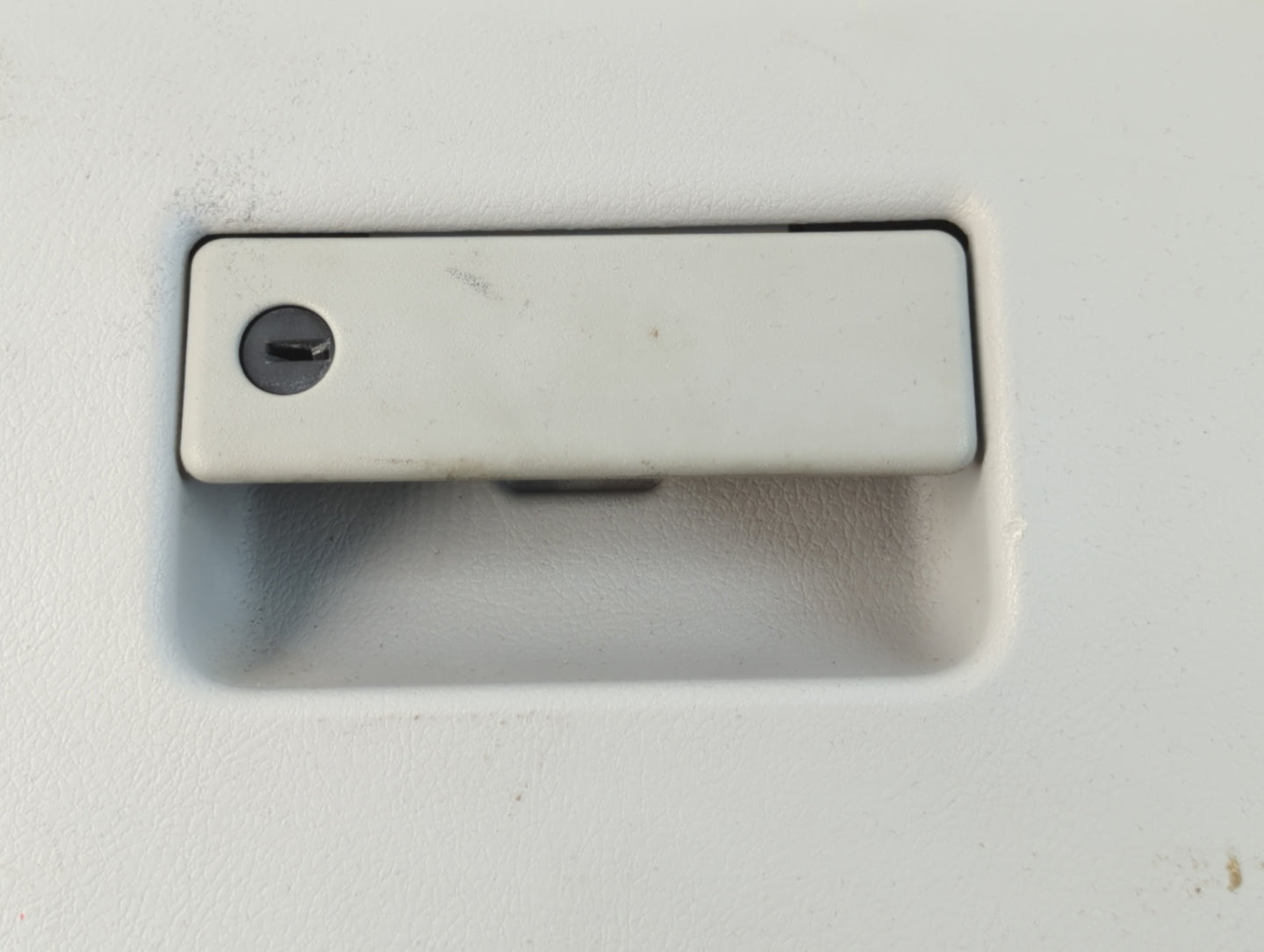 2004 Lincoln Aviator Passenger Glove Box Door Storage Compartment - Oemusedautoparts1.com