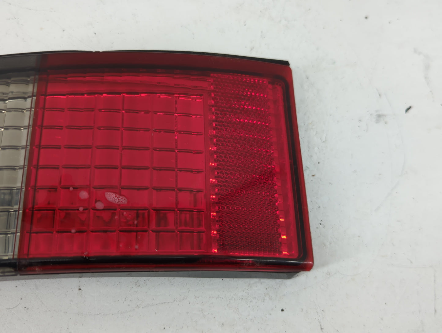 2004 Lincoln Ls Tail Light Assembly Driver Left OEM Fits OEM Used Auto Parts - Oemusedautoparts1.com
