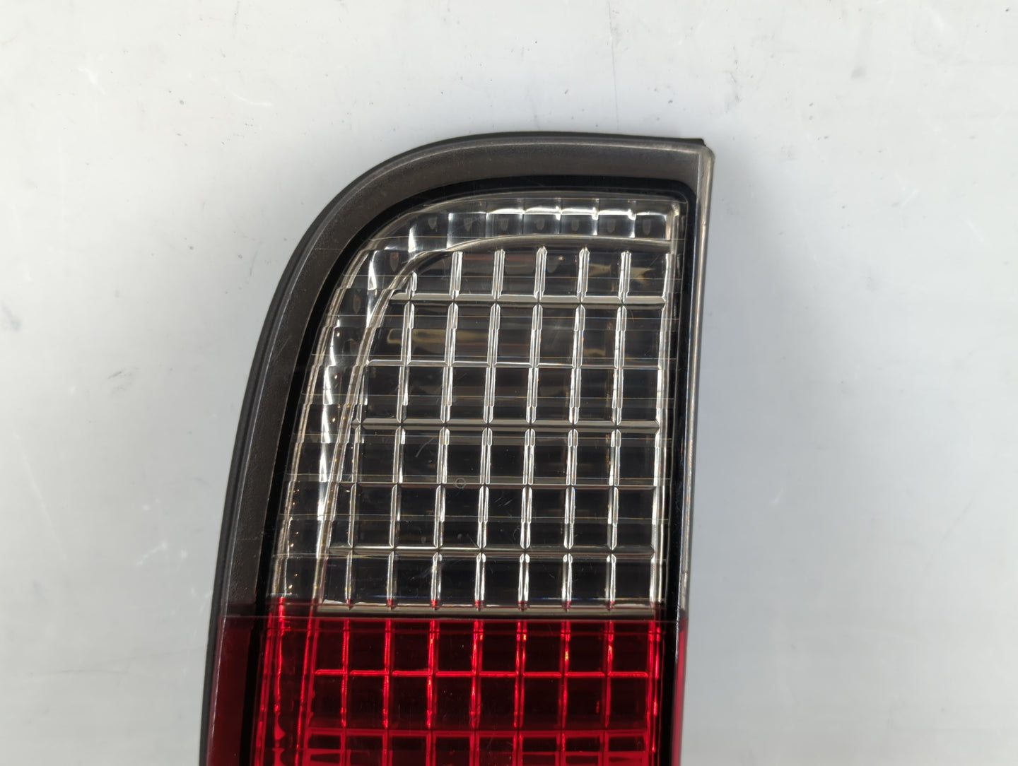 2004 Lincoln Ls Tail Light Assembly Driver Left OEM Fits OEM Used Auto Parts - Oemusedautoparts1.com