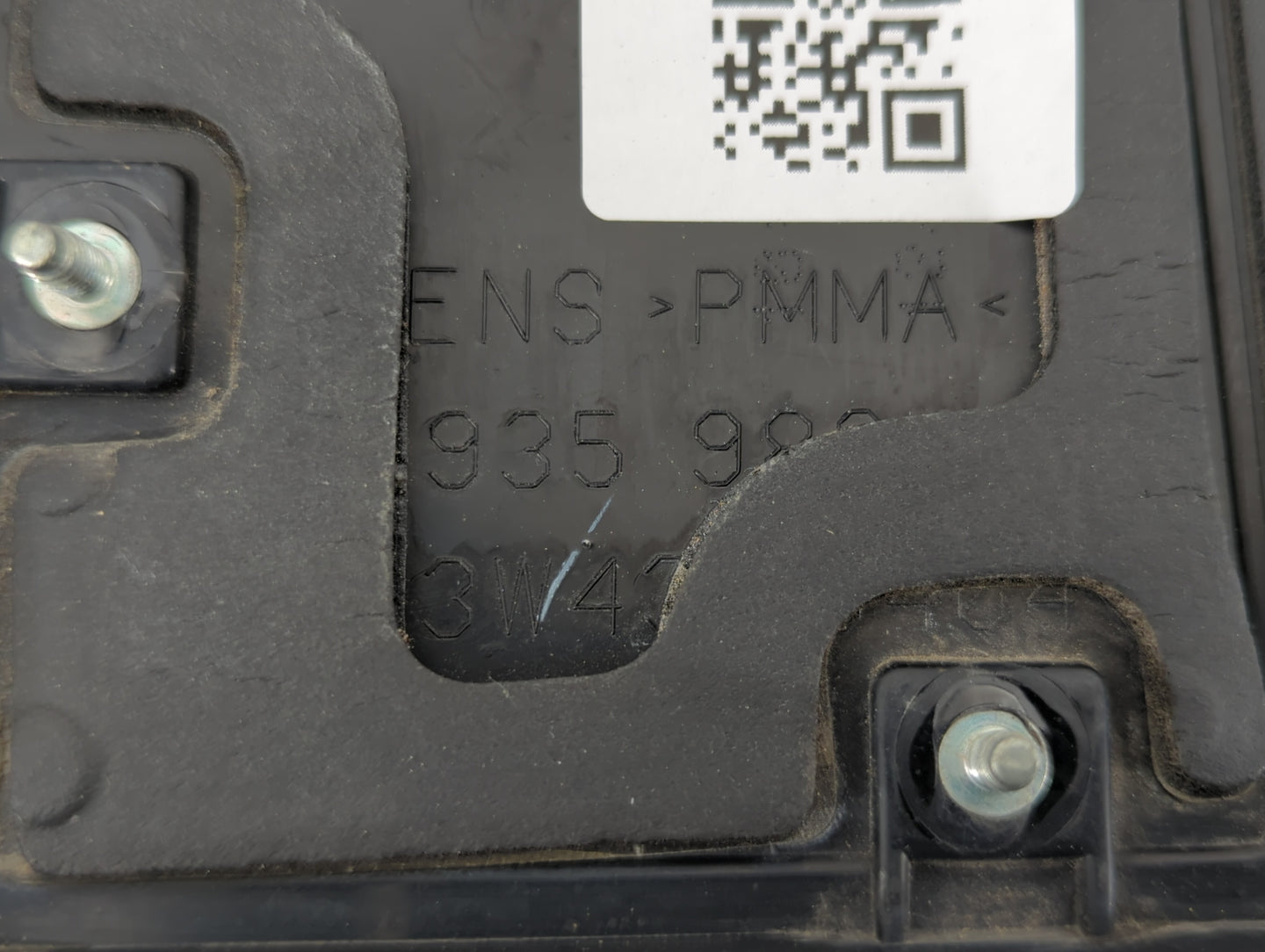 2004 Lincoln Ls Tail Light Assembly Driver Left OEM Fits OEM Used Auto Parts - Oemusedautoparts1.com