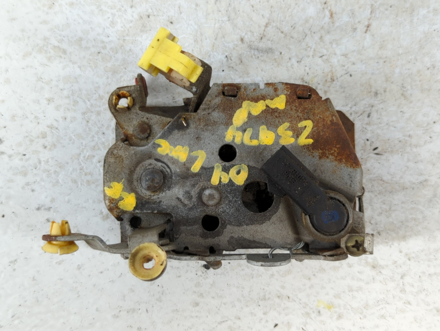 2004 Lincoln Mkz  Front Door Latch - Oemusedautoparts1.com