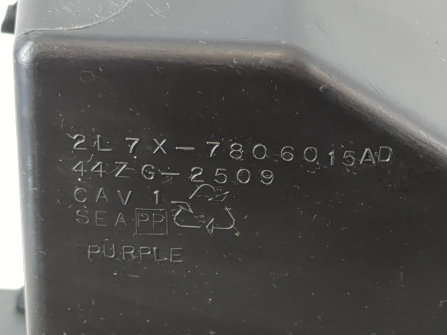 2004 Lincoln Navigator Passenger Glove Box Door Storage Compartment - Oemusedautoparts1.com