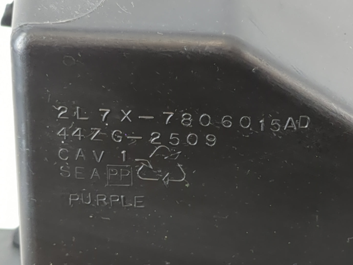 2004 Lincoln Navigator Passenger Glove Box Door Storage Compartment - Oemusedautoparts1.com
