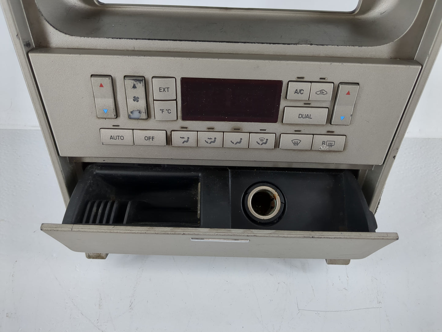 2004 Lincoln Navigator Climate Control Module Temperature AC/Heater Replacement P/N:4L74-18C612-AA Fits OEM Used Auto Parts 