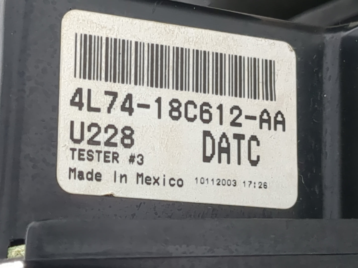 2004 Lincoln Navigator Climate Control Module Temperature AC/Heater Replacement P/N:4L74-18C612-AA Fits OEM Used Auto Parts 
