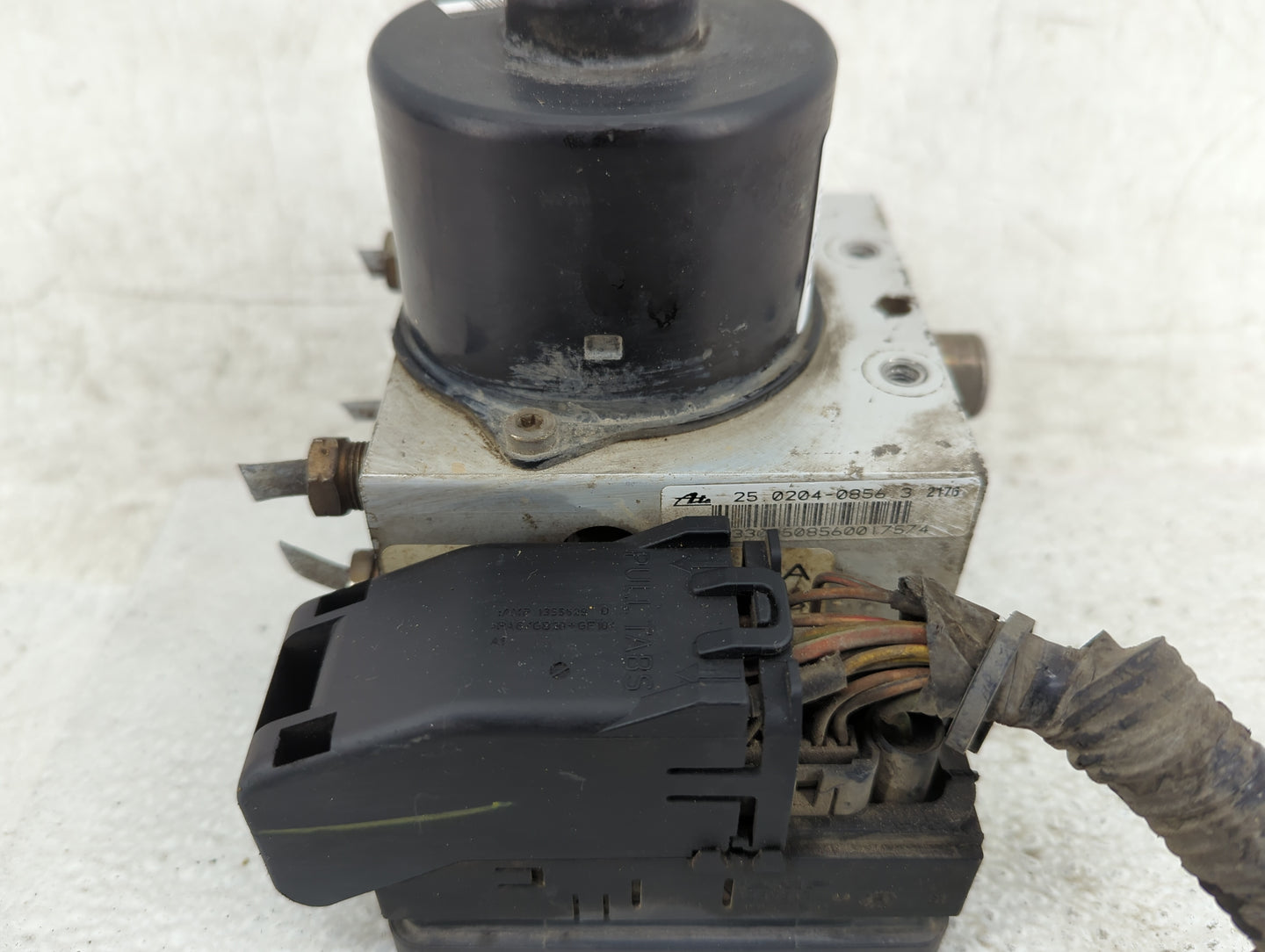 2004 Lincoln Navigator ABS Pump Control Module Replacement P/N:2L1T-2C219-BF Fits OEM Used Auto Parts - Oemusedautoparts1.co