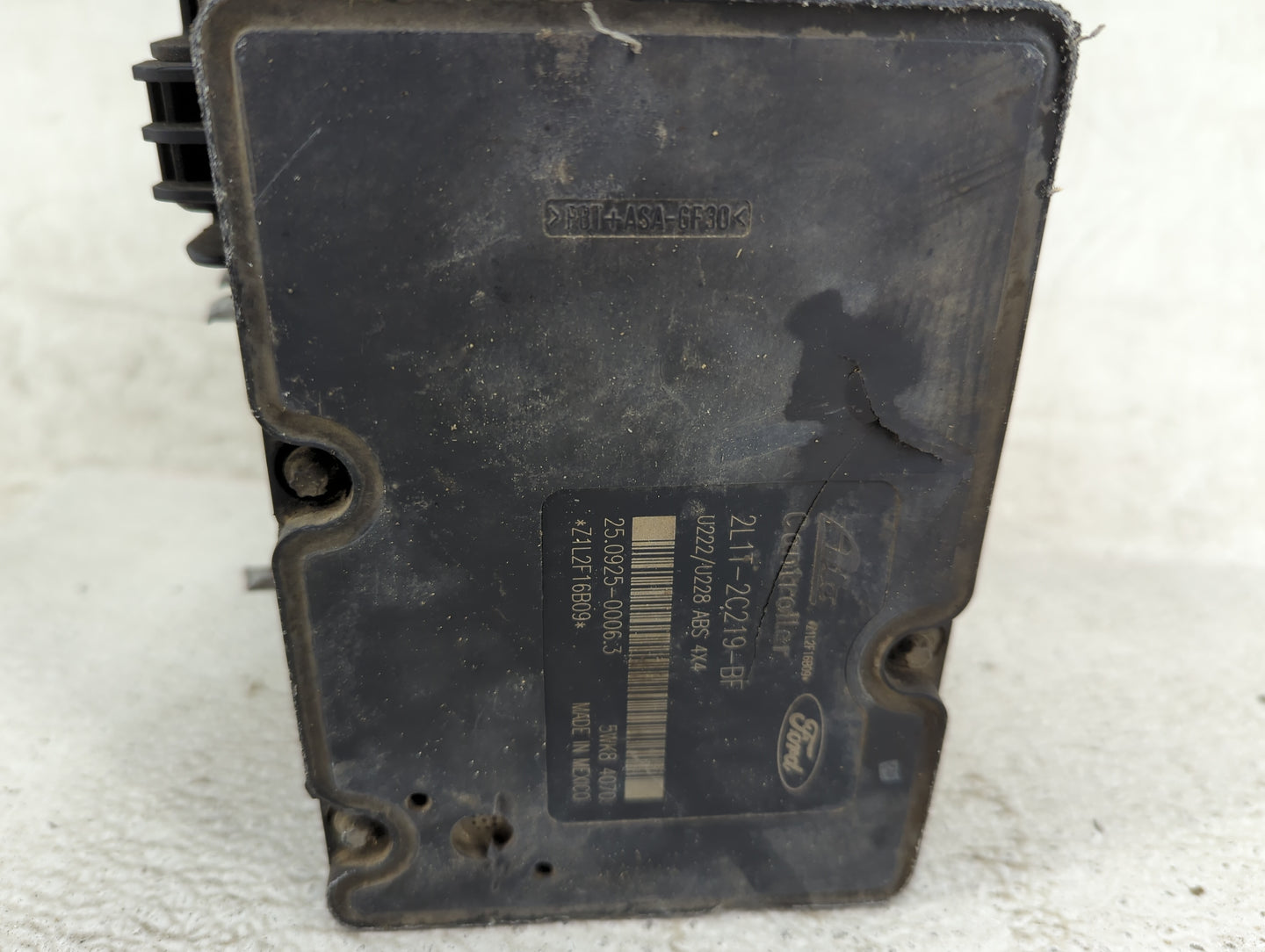 2004 Lincoln Navigator ABS Pump Control Module Replacement P/N:2L1T-2C219-BF Fits OEM Used Auto Parts - Oemusedautoparts1.co
