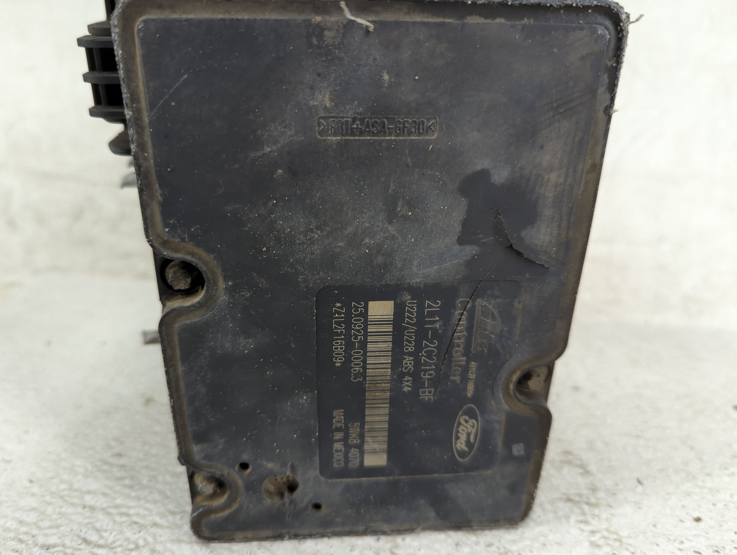 2004 Lincoln Navigator ABS Pump Control Module Replacement P/N:2L1T-2C219-BF Fits OEM Used Auto Parts - Oemusedautoparts1.co