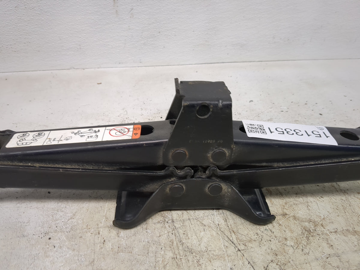 2004 Lincoln Navigator Spare Scissor Car Jack - Oemusedautoparts1.com