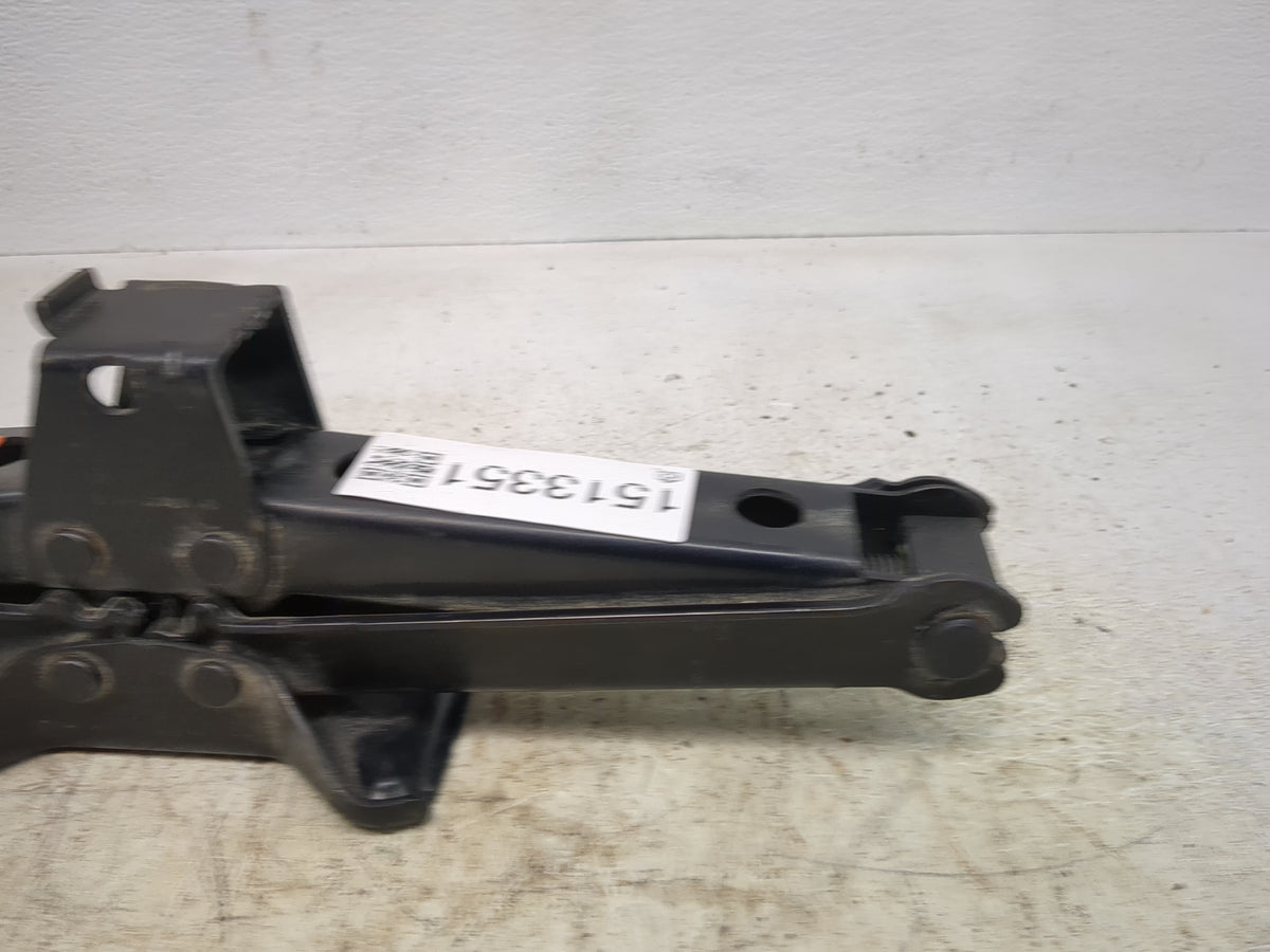 2004 Lincoln Navigator Spare Scissor Car Jack - Oemusedautoparts1.com
