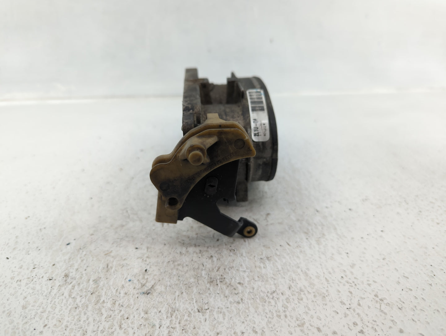 2004 Lincoln Navigator Throttle Body P/N:2L1U-DA Fits OEM Used Auto Parts - Oemusedautoparts1.com