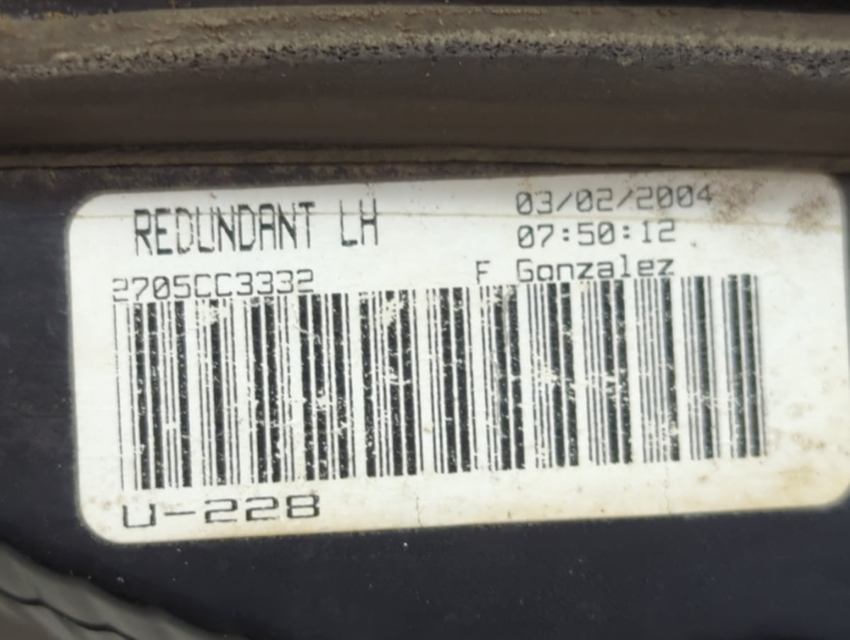 2004 Lincoln Navigator Driver Left Side Deck Lid Mounted Tail Light - Oemusedautoparts1.com