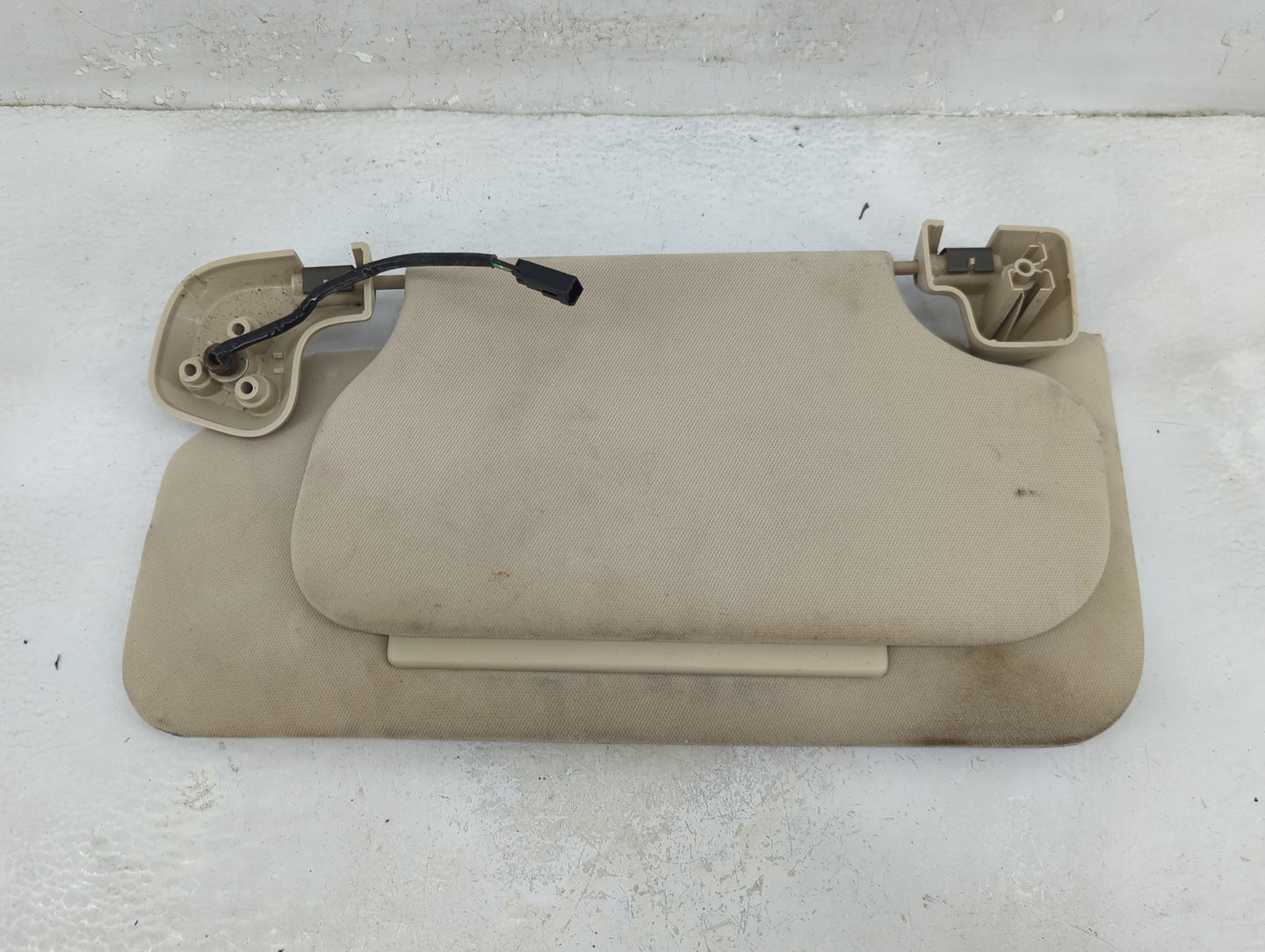 2004 Lincoln Navigator Sun Visor Shade Replacement Driver Left Mirror Fits OEM Used Auto Parts - Oemusedautoparts1.com