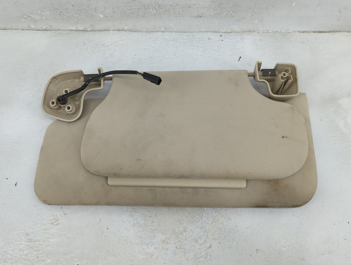 2004 Lincoln Navigator Sun Visor Shade Replacement Driver Left Mirror Fits OEM Used Auto Parts - Oemusedautoparts1.com