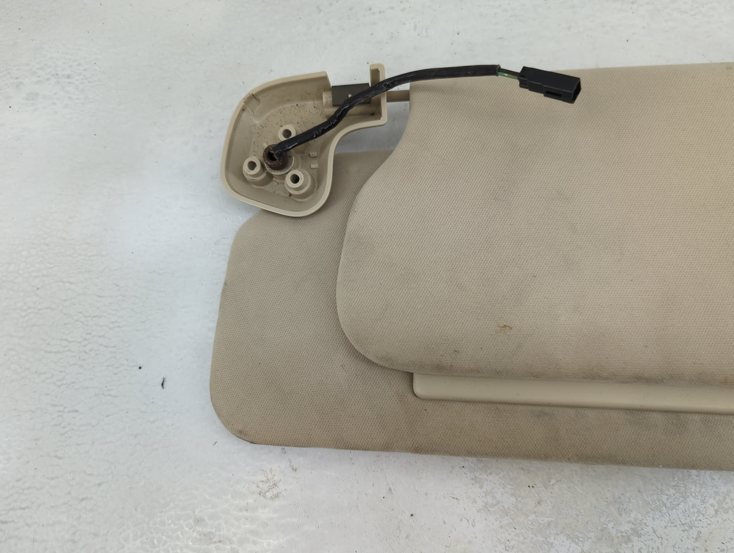 2004 Lincoln Navigator Sun Visor Shade Replacement Driver Left Mirror Fits OEM Used Auto Parts - Oemusedautoparts1.com