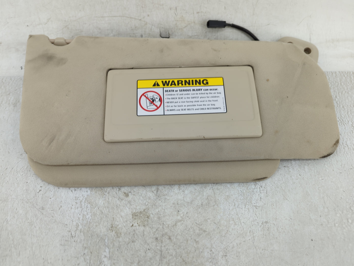 2004 Lincoln Navigator Sun Visor Shade Replacement Passenger Right Mirror Fits OEM Used Auto Parts - Oemusedautoparts1.com