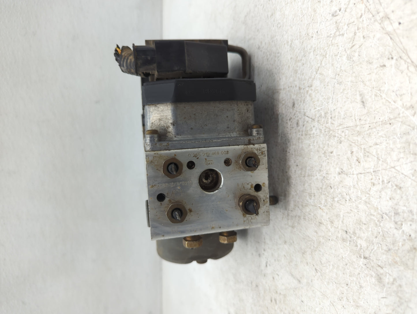 2003-2004 Lincoln Town Car ABS Pump Control Module Replacement P/N:502 482 56556 9 50 Fits Fits 2003 2004 OEM Used Auto Part