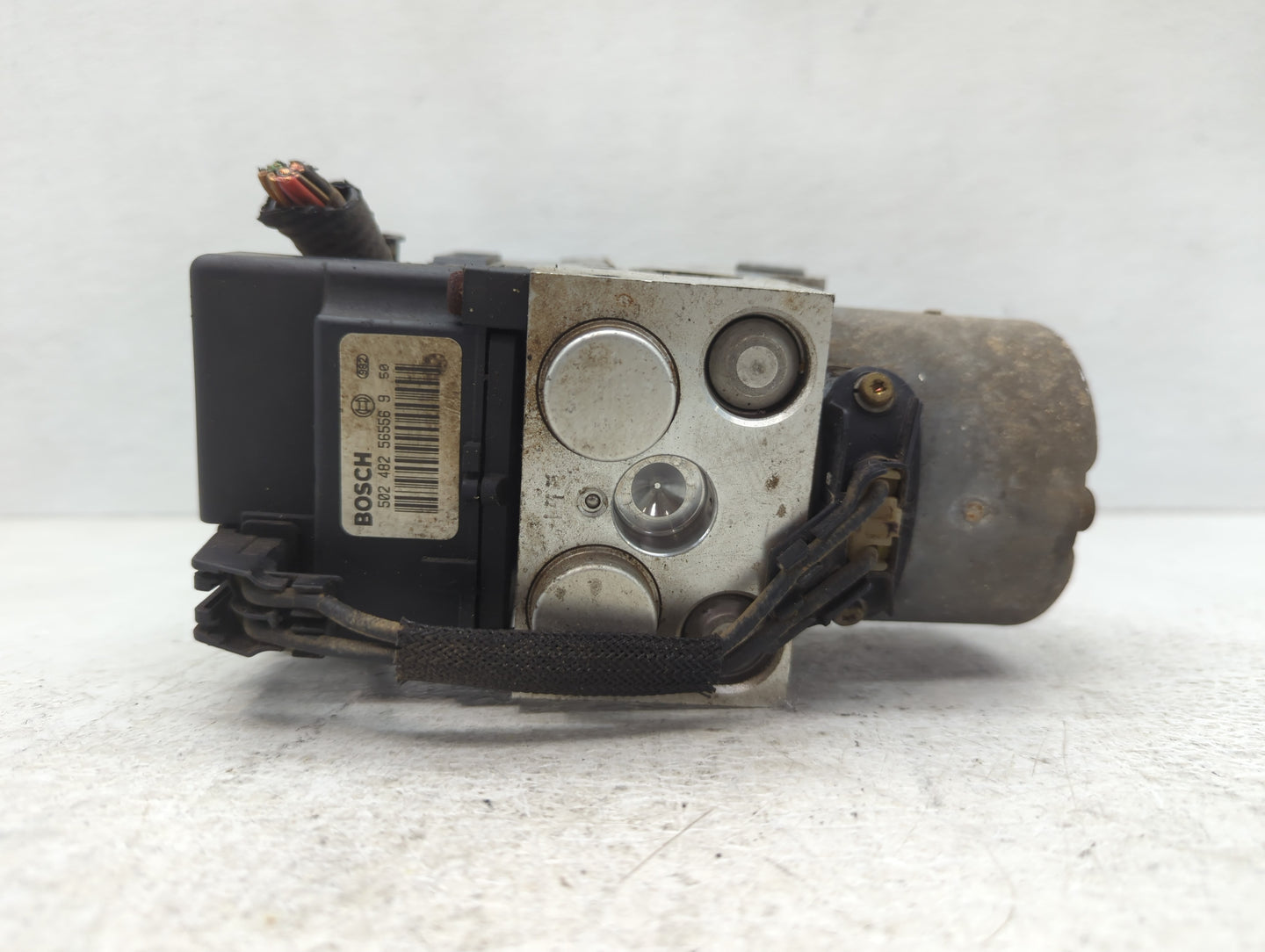 2003-2004 Lincoln Town Car ABS Pump Control Module Replacement P/N:502 482 56556 9 50 Fits Fits 2003 2004 OEM Used Auto Part