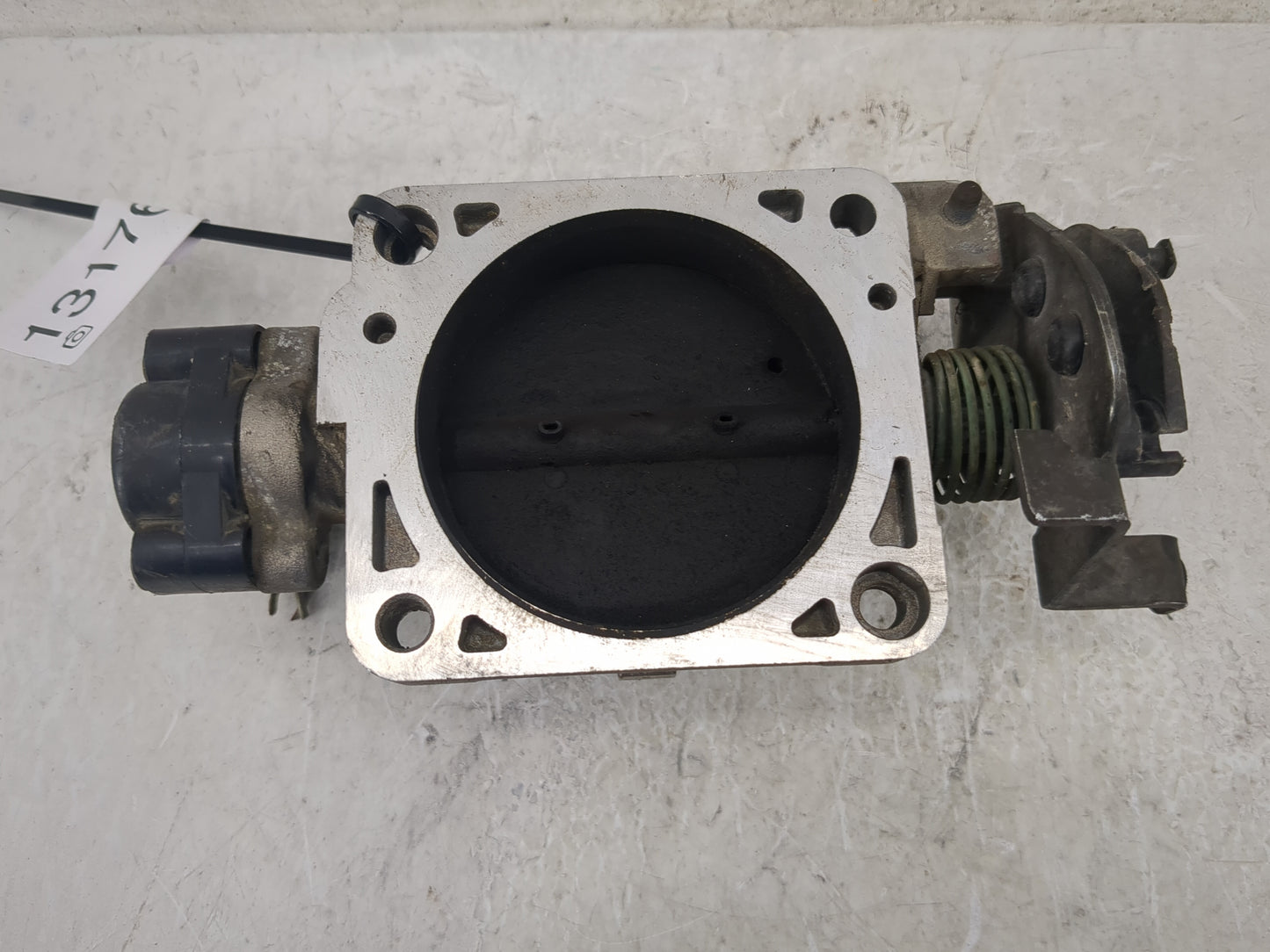 1998-2004 Lincoln Town Car Throttle Body P/N:F4SF 9B989 Fits Fits 1998 1999 2000 2001 2002 2003 2004 OEM Used Auto Parts - O