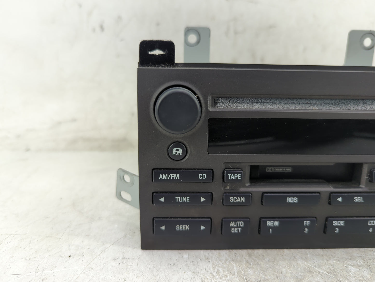 2003-2004 Lincoln Town Car Radio AM FM Cd Player Receiver Replacement P/N:3W1T-18C868-AK Fits Fits 2003 2004 OEM Used Auto P
