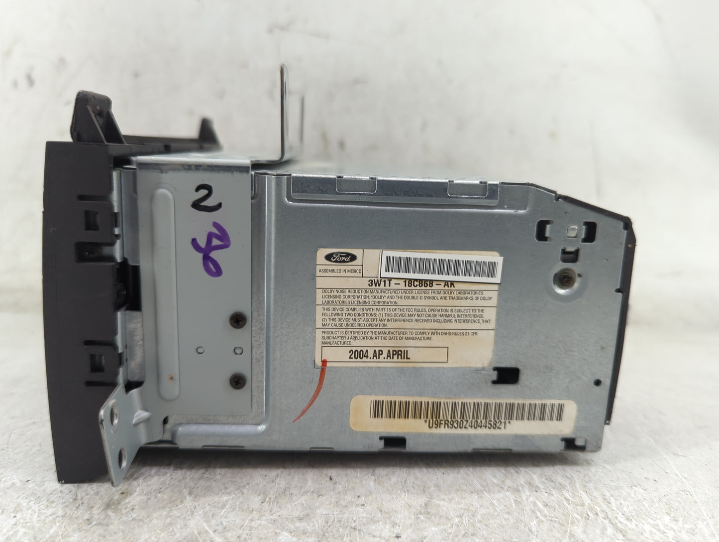 2003-2004 Lincoln Town Car Radio AM FM Cd Player Receiver Replacement P/N:3W1T-18C868-AK Fits Fits 2003 2004 OEM Used Auto P