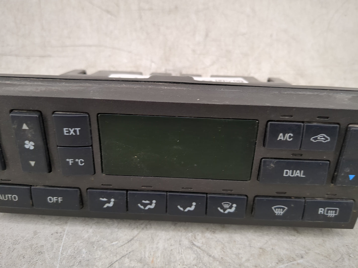 2003-2006 Lincoln Town Car Climate Control Module Temperature AC/Heater Replacement P/N:F145K 3W1H -18C612-AK Fits OEM Used 
