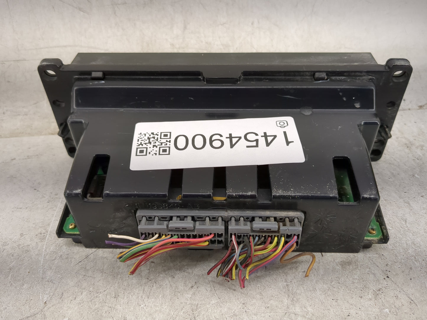 2003-2006 Lincoln Town Car Climate Control Module Temperature AC/Heater Replacement P/N:F145K 3W1H -18C612-AK Fits OEM Used 