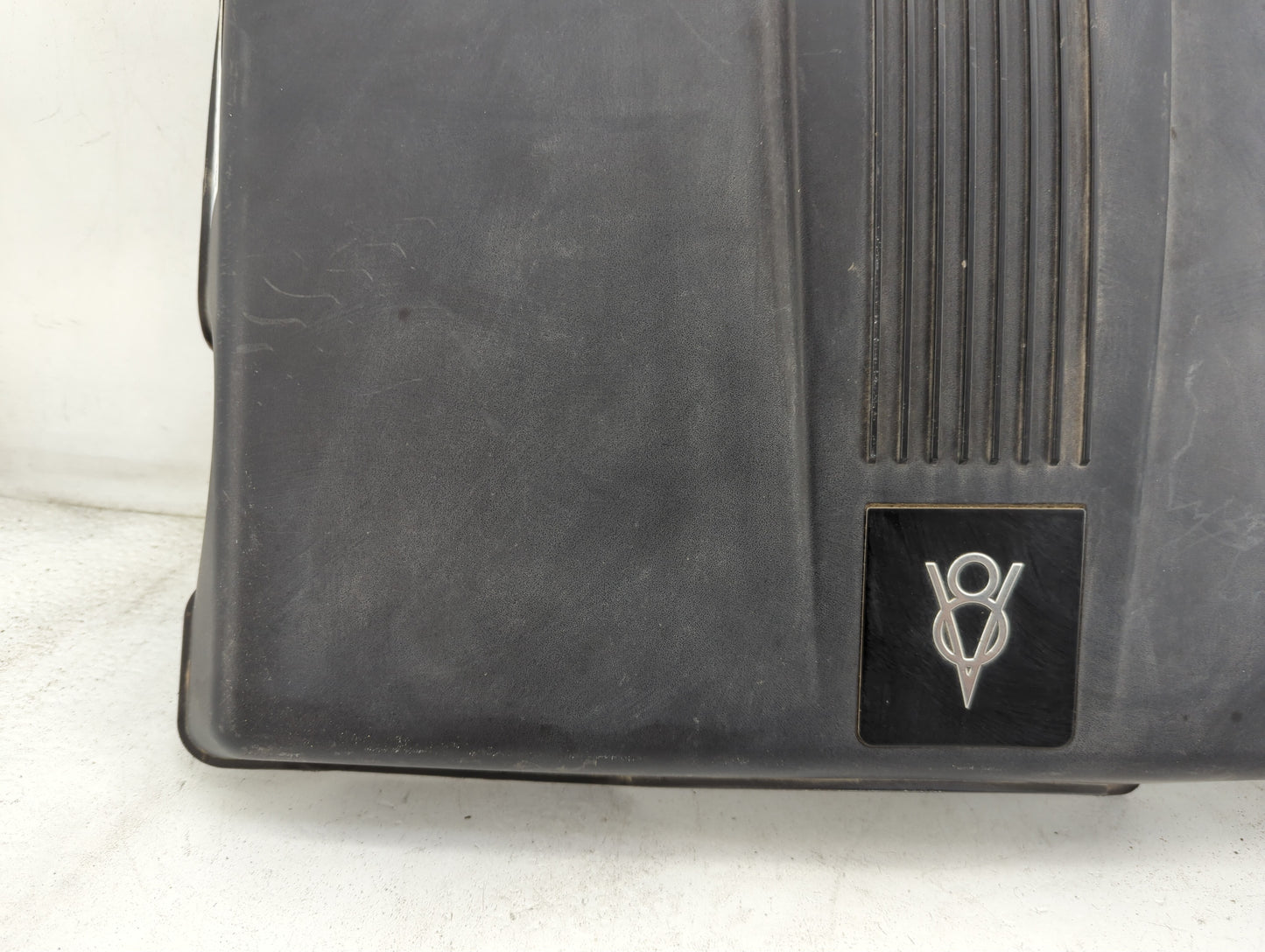 2004 Lincoln Town Car Engine Cover Black - Oemusedautoparts1.com