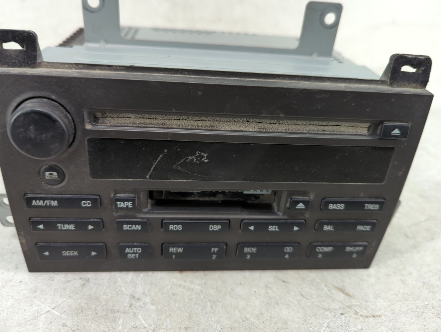 2004 Lincoln Town Car Radio AM FM Cd Player Receiver Replacement P/N:4W1T-18C868-AA Fits OEM Used Auto Parts - Oemusedautopa