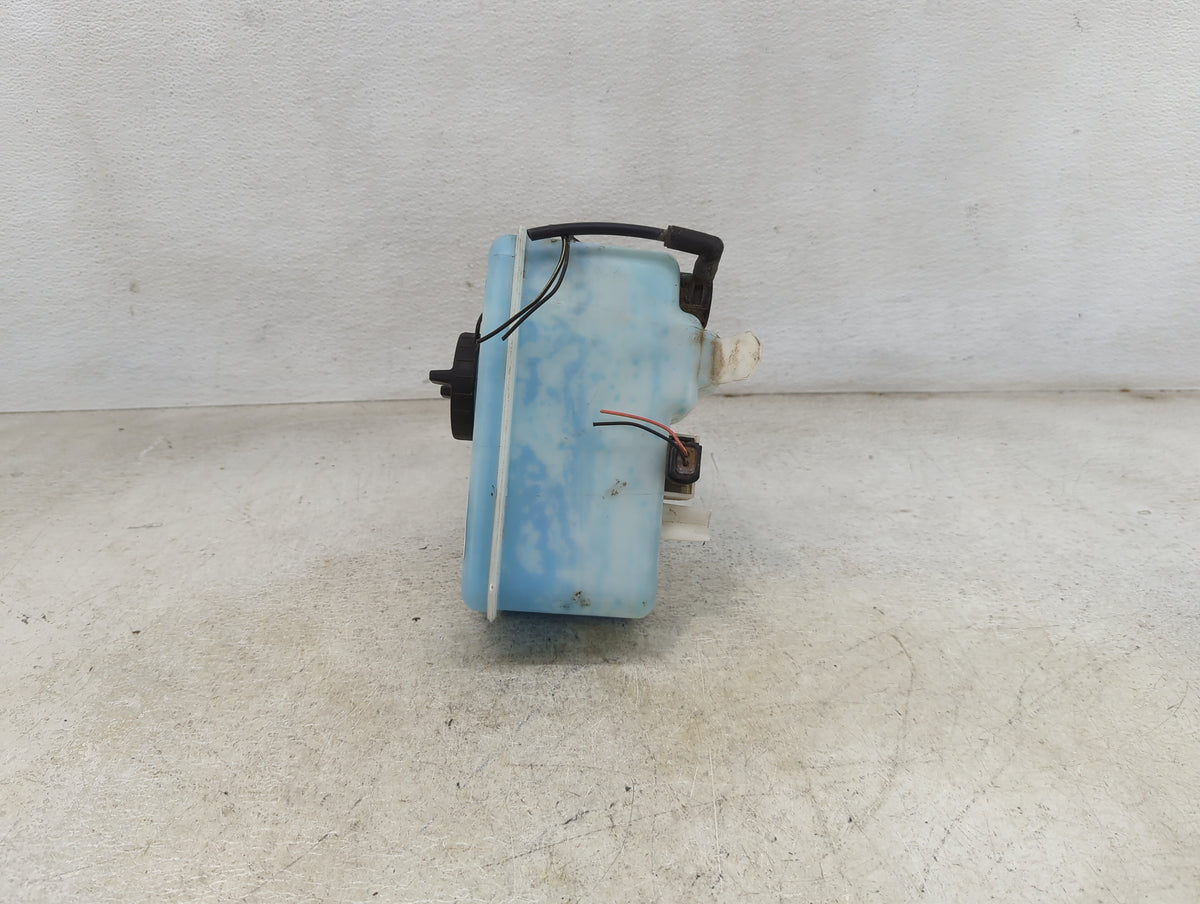 2004 Lincoln Town Car Windshield Washer Fluid Reservoir Bottle Oem - Oemusedautoparts1.com