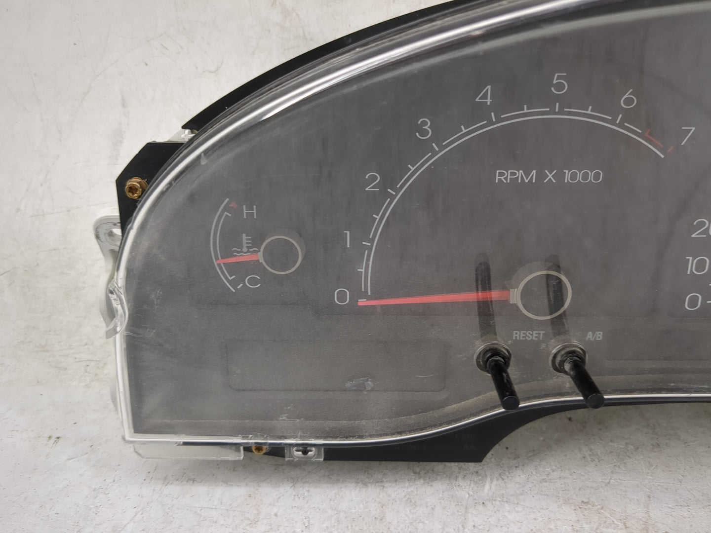 2004 Lincoln Town Car Instrument Cluster Speedometer Gauges P/N:VP3W4F-10894-AA 4W4F-10849-A Miles: Fits OEM Used Auto Parts
