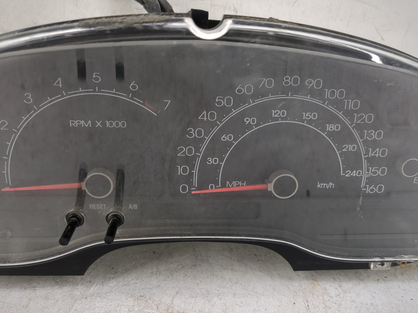 2004 Lincoln Town Car Instrument Cluster Speedometer Gauges P/N:VP3W4F-10894-AA 4W4F-10849-A Miles: Fits OEM Used Auto Parts