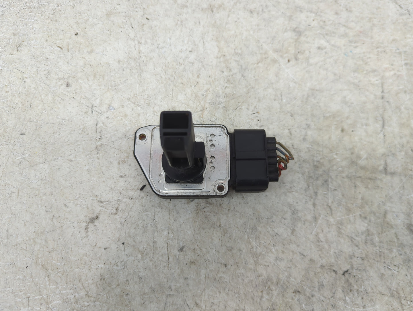 2003-2004 Lincoln Town Car Mass Air Flow Meter Maf 1467589 - Oemusedautoparts1.com