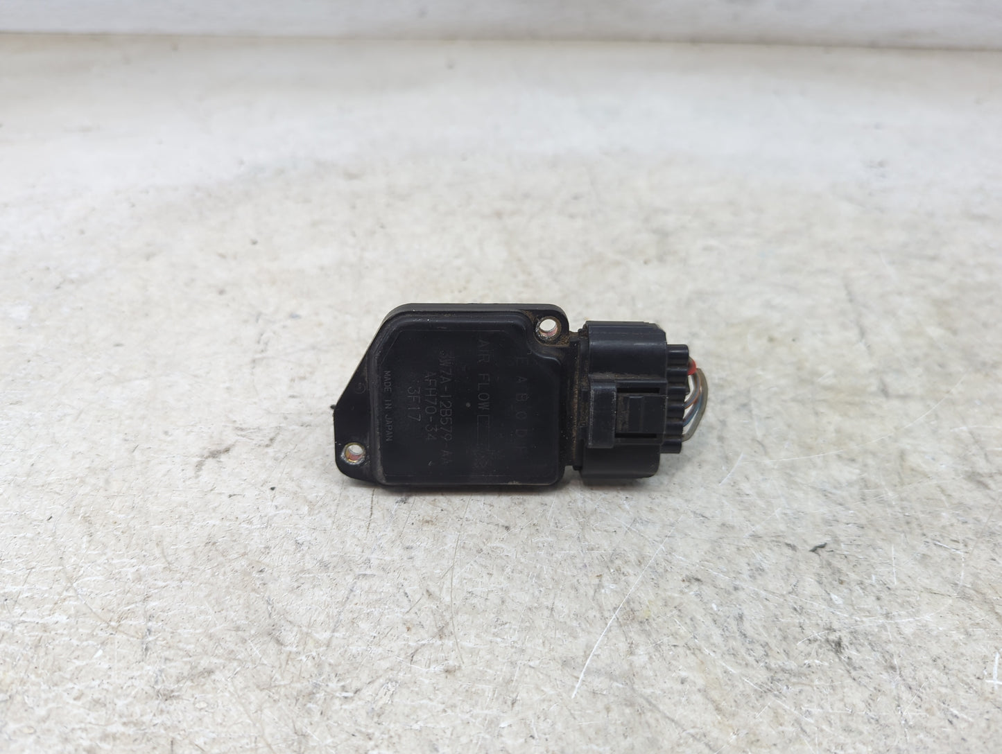 2003-2004 Lincoln Town Car Mass Air Flow Meter Maf 1467589 - Oemusedautoparts1.com