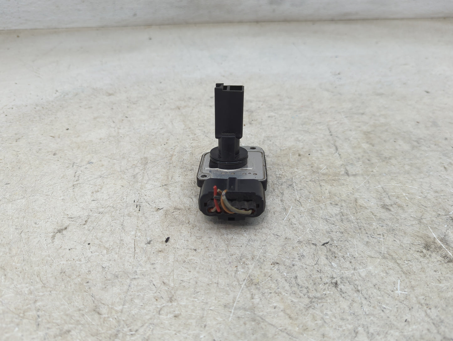 2003-2004 Lincoln Town Car Mass Air Flow Meter Maf 1467589 - Oemusedautoparts1.com