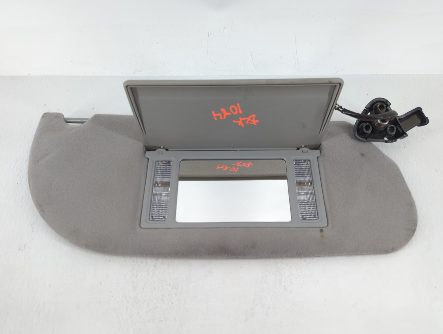 2004 Lincoln Town Car Sun Visor Shade Replacement Passenger Right Mirror Fits OEM Used Auto Parts - Oemusedautoparts1.com