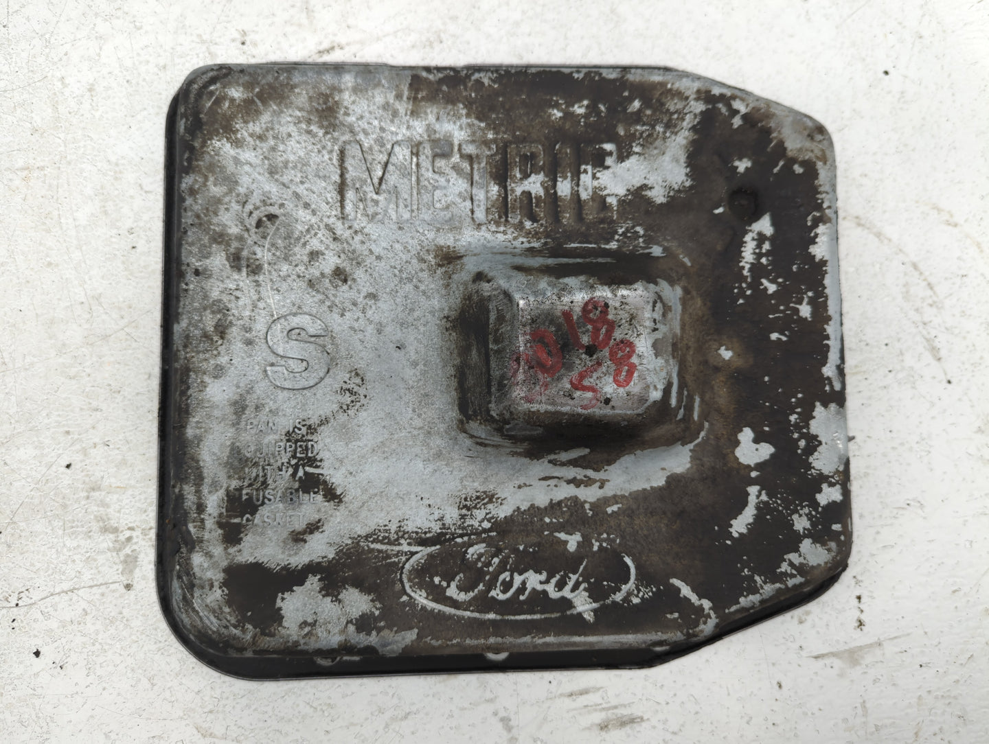 2004 Lincoln Town Car Engine Oil Pan Fits OEM Used Auto Parts - Oemusedautoparts1.com