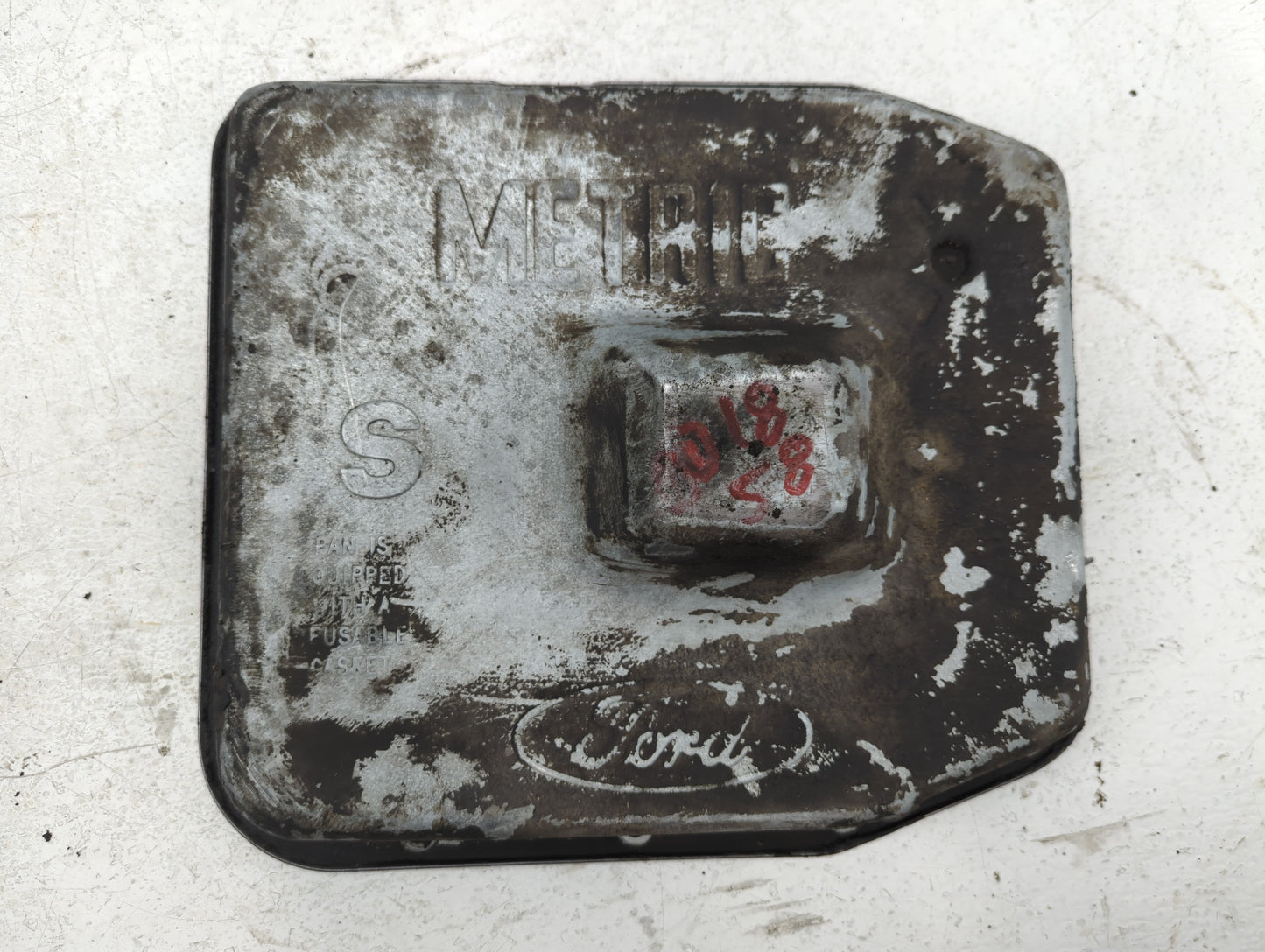 2004 Lincoln Town Car Engine Oil Pan Fits OEM Used Auto Parts - Oemusedautoparts1.com