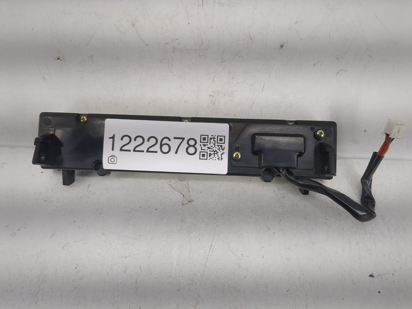 2004-2005 Mazda 3 Radio AM FM Cd Player Receiver Replacement Fits Fits 2004 2005 OEM Used Auto Parts - Oemusedautoparts1.com