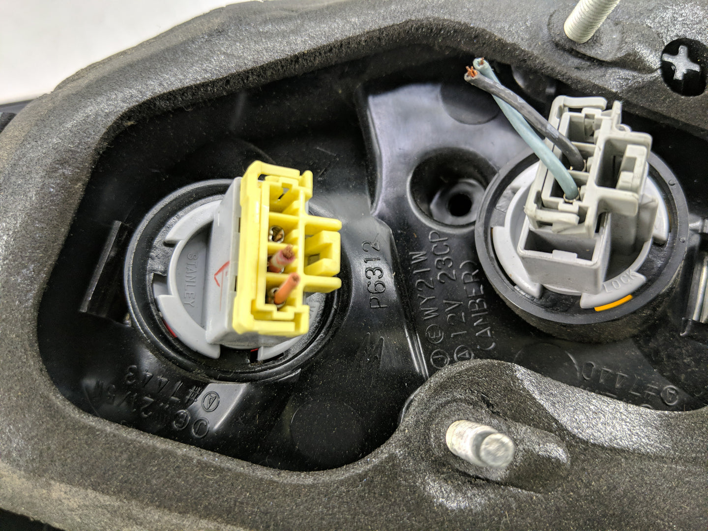 2004 Mazda 3 Tail Light Assembly Passenger Right OEM Fits OEM Used Auto Parts - Oemusedautoparts1.com