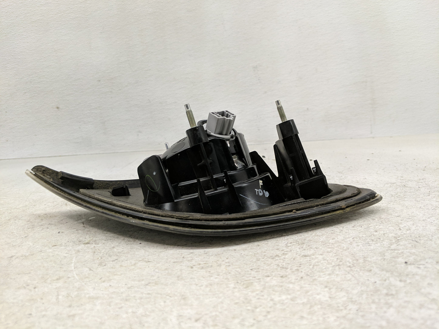 2004-2006 Mazda 3 Tail Light Assembly Driver Left OEM P/N:P3869 Fits Fits 2004 2005 2006 OEM Used Auto Parts - Oemusedautopa