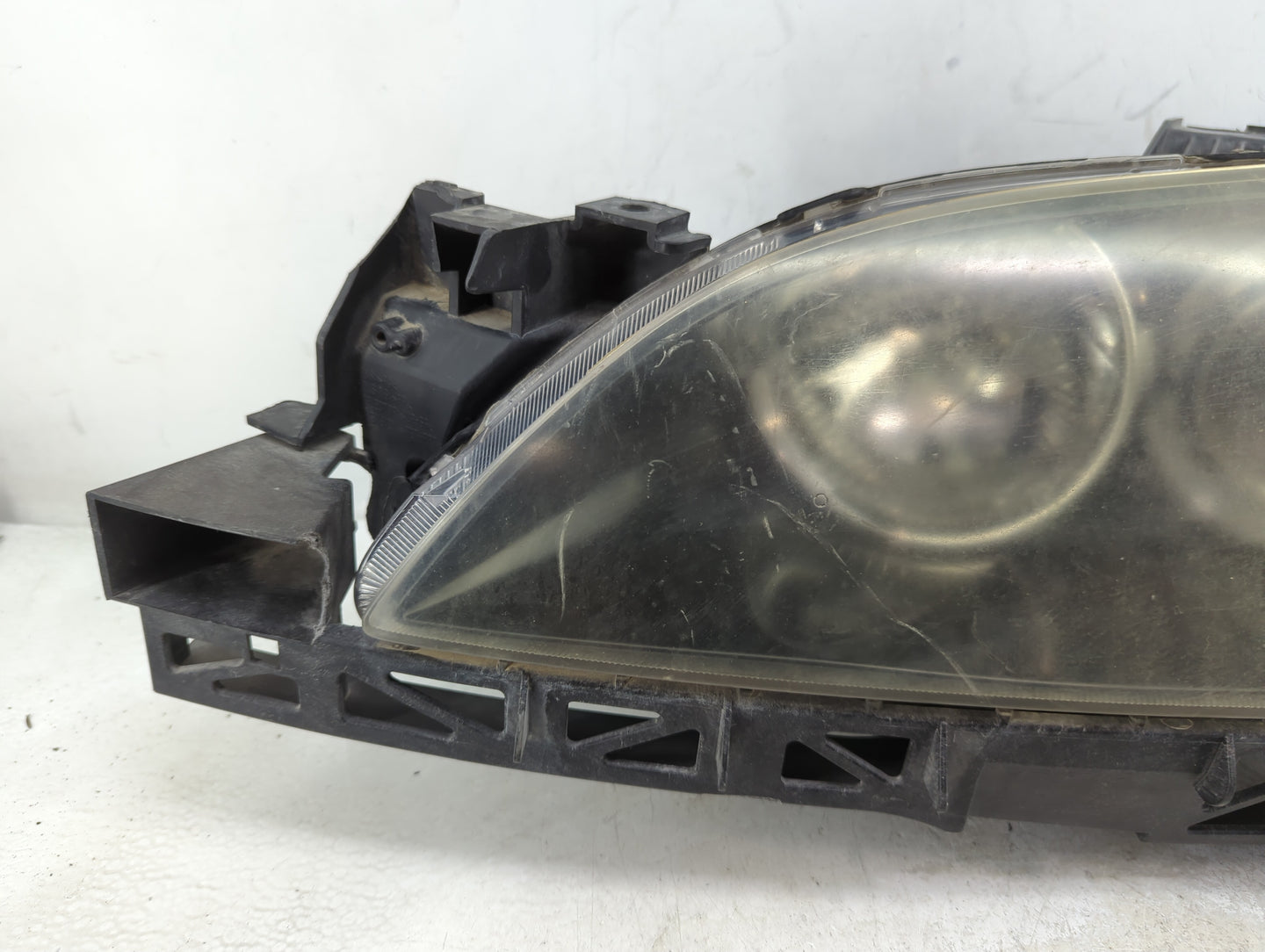 2004-2009 Mazda 3 Driver Left Oem Head Light Headlight Lamp - Oemusedautoparts1.com