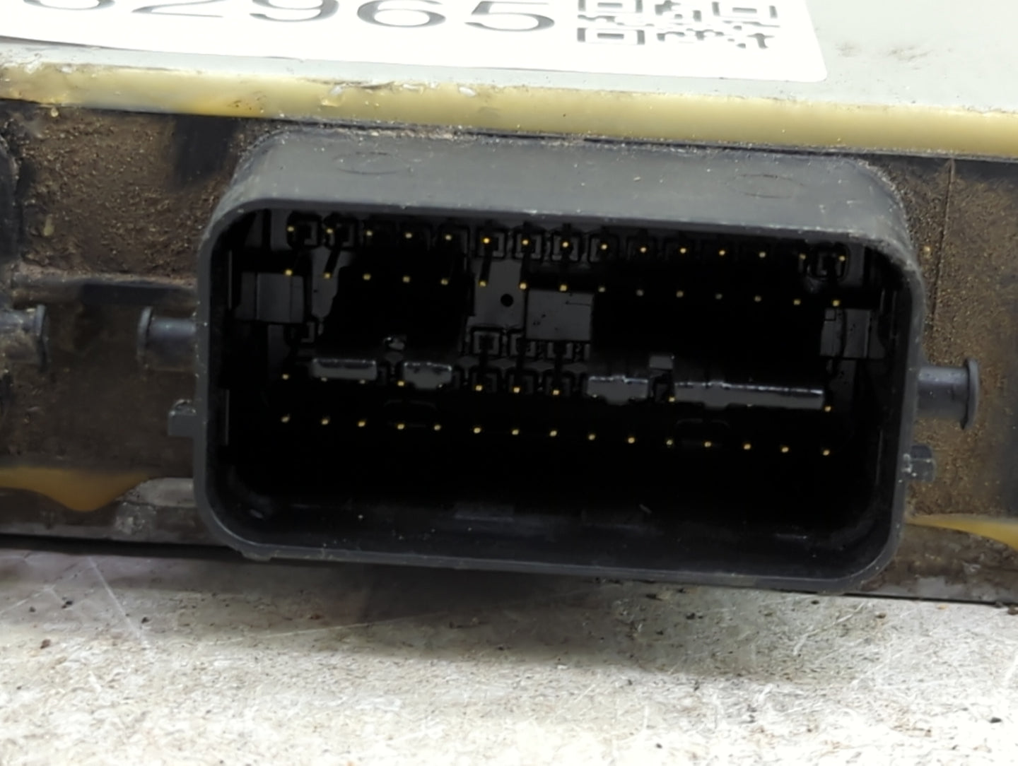 2004-2005 Mazda 3 PCM Engine Control Computer ECU ECM PCU OEM P/N:L3S8 18 881B E6T54176H1 Fits Fits 2004 2005 OEM Used Auto 