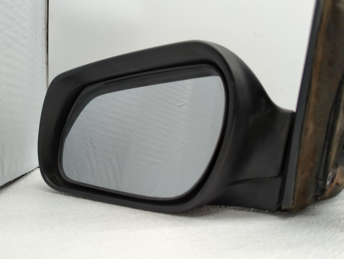2004-2006 Mazda 3 Driver Side View Mirror - Left Door Mirror OEM Used - Oemusedautoparts1.com