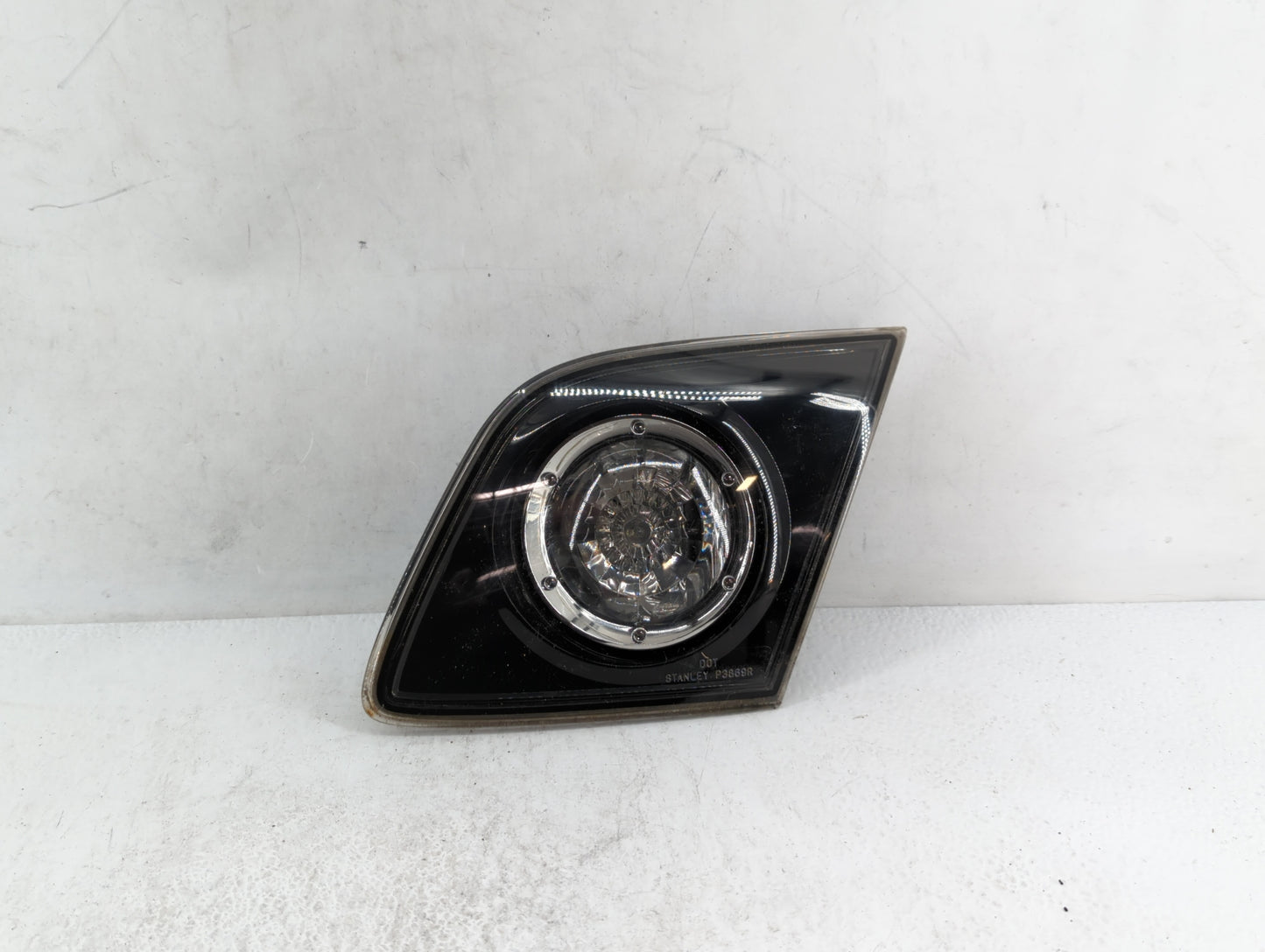 2004-2006 Mazda 3 Tail Light Assembly Passenger Right OEM P/N:P2913 Fits Fits 2004 2005 2006 OEM Used Auto Parts - Oemusedau