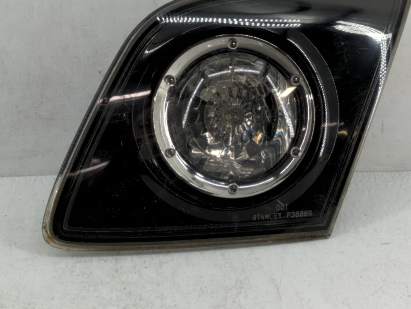 2004-2006 Mazda 3 Tail Light Assembly Passenger Right OEM P/N:P2913 Fits Fits 2004 2005 2006 OEM Used Auto Parts - Oemusedau