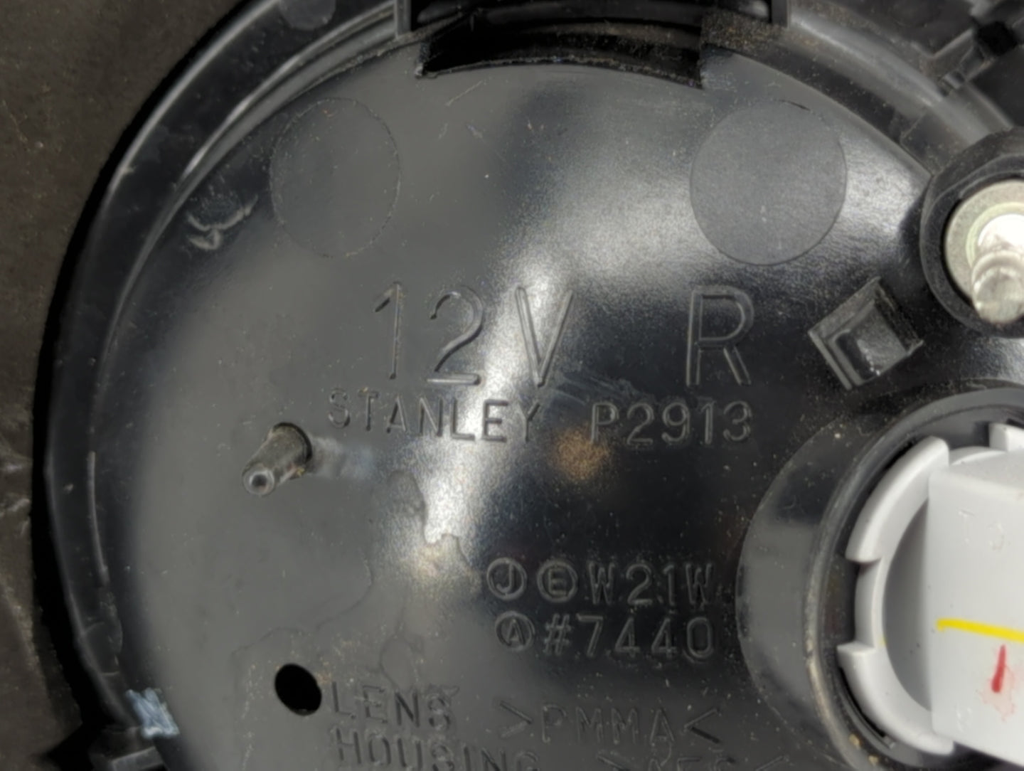 2004-2006 Mazda 3 Tail Light Assembly Passenger Right OEM P/N:P2913 Fits Fits 2004 2005 2006 OEM Used Auto Parts - Oemusedau